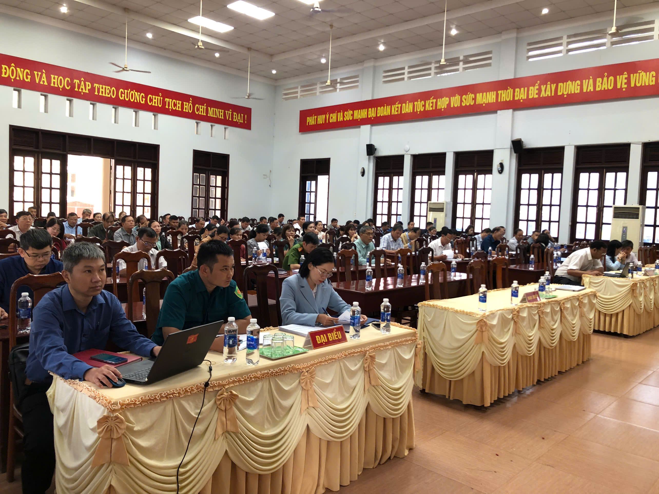 Toàn cảnh hội nghị quán triệt nghị quyết